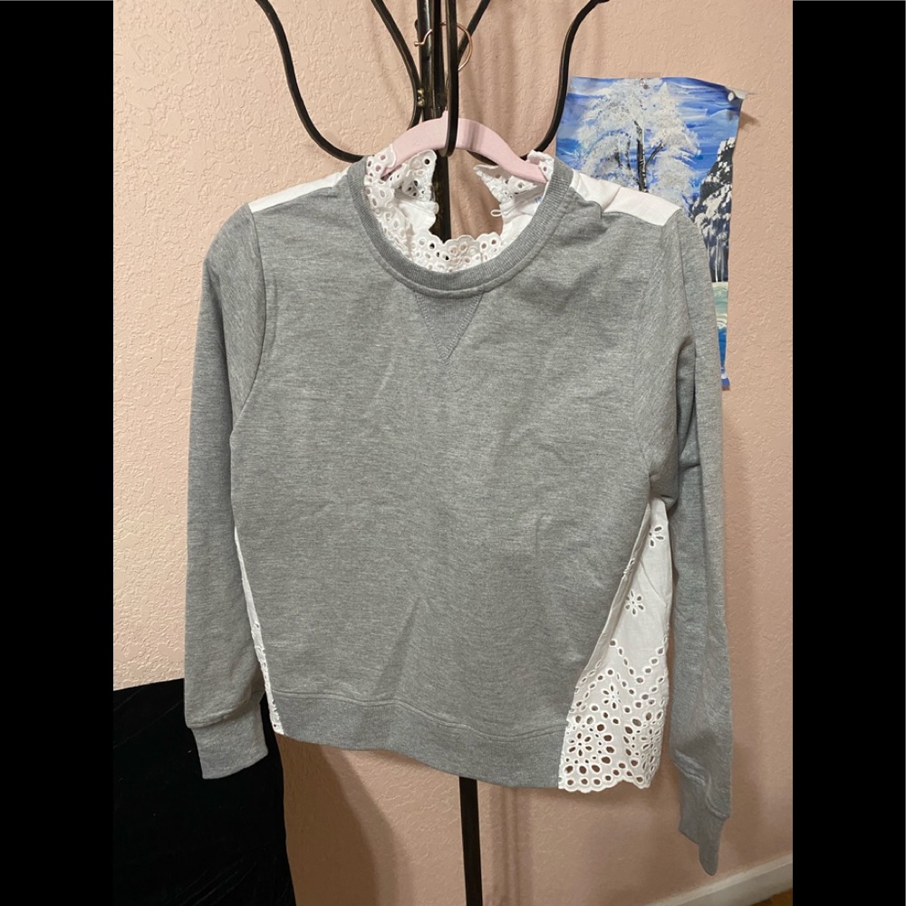 Sweatshirt